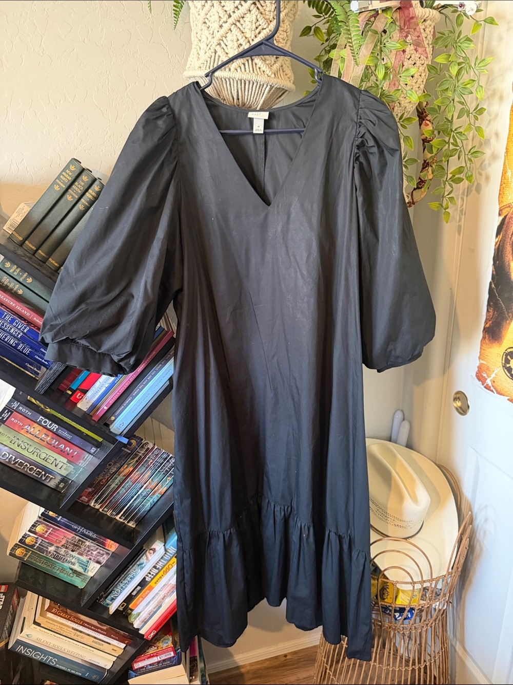 Black V-Neck Puff-Sleeve Midi Dress